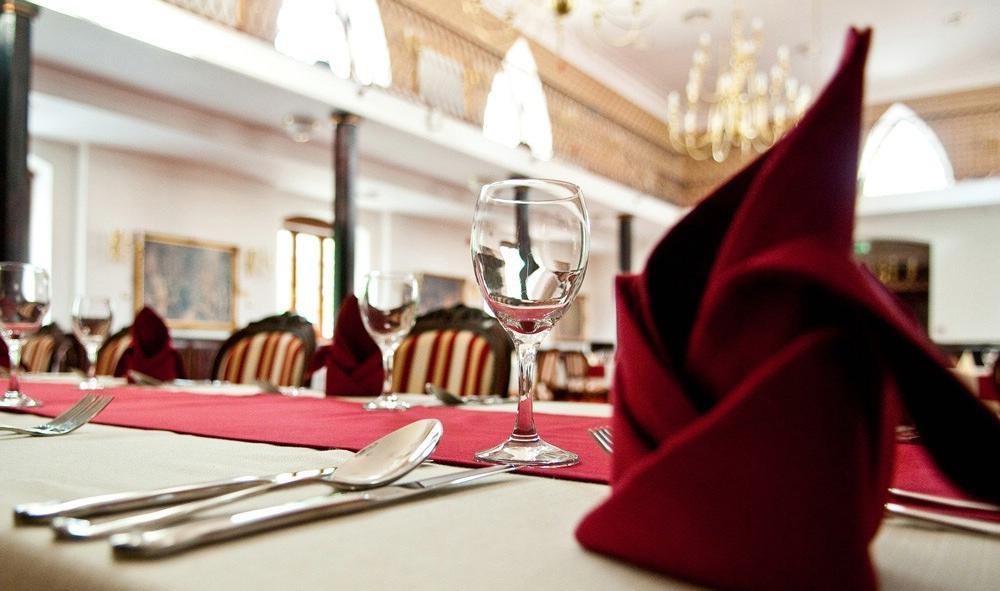 Zamek Gostynin Aparthotel Eksteriør bilde